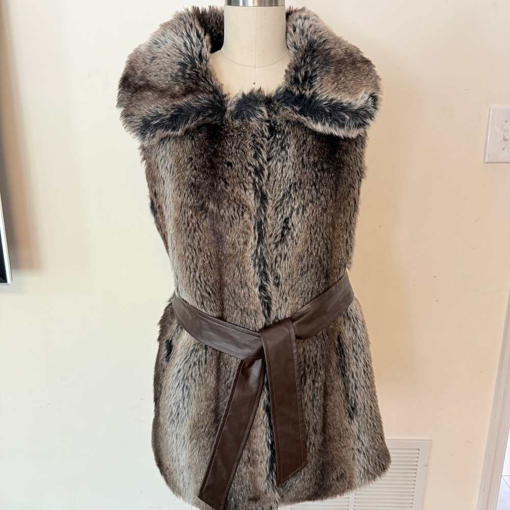 Bandolino Faux Fur Vest Brown Gray Belted Women’s Size Small S Gloria